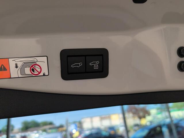 Toyota C-HR 2.0 Plug-in Hybrid 220 GR SPORT | 360 graden camera | Navigatie | CarPlay