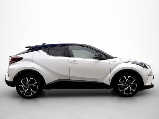 Toyota C-HR 1.8 Hybrid Style | Lederen bekleding | Stoelverwarming | JBL | Navigatie | JBL | Trekhaak | Parkeersensoren voor+achter met assistent | Dodehoek detectie |
