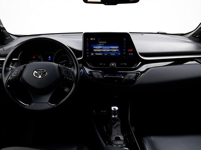 Toyota C-HR 1.8 Hybrid Style | Lederen bekleding | Stoelverwarming | JBL | Navigatie | JBL | Trekhaak | Parkeersensoren voor+achter met assistent | Dodehoek detectie |