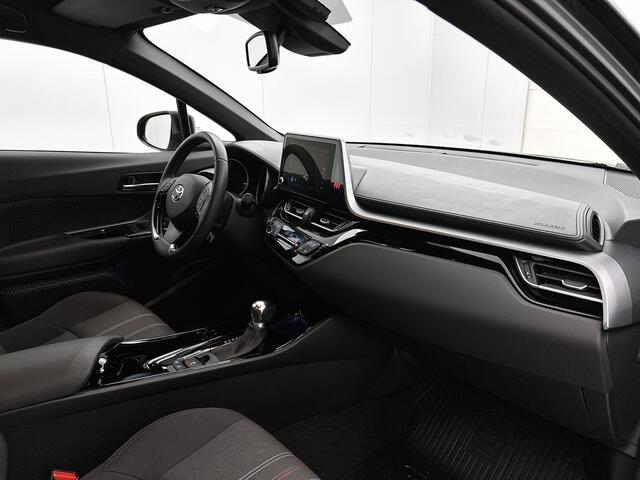 Toyota C-HR 1.8 Hybrid GR-Sport | Dodehoek detectie | Stoelverwarming | Parkeersensoren voor+achter met assistent | FULL LED Adaptive | Navigatie | Apple CarPlay/Android Auto | Cruise Control Adaptive | Achteruitrijcamera |