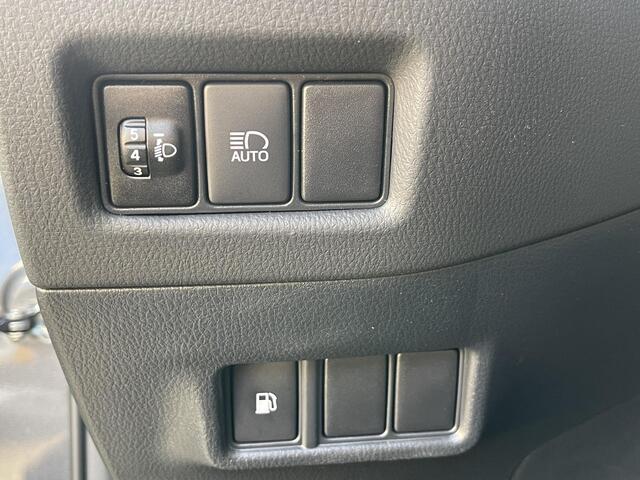 Toyota C-HR 2.0 Hybrid Dynamic + afneembare trekhaak, NL Auto, zeer netjes en luxe