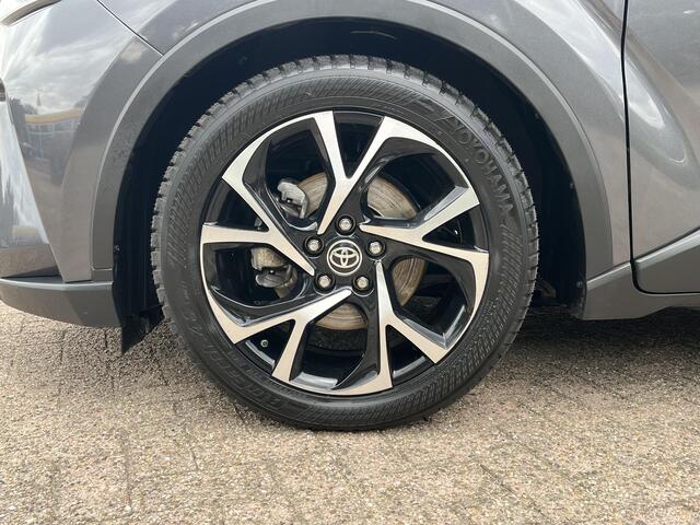 Toyota C-HR 1.8 Hybrid Style | Trekhaak | JBL audio | Carplay | Bi-tone exterieur | Stoelverwarming |