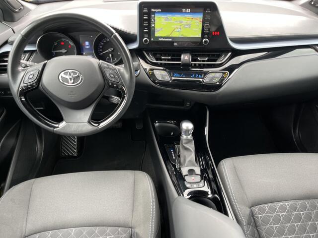 Toyota C-HR 1.8 Hybrid Style | Trekhaak | JBL audio | Carplay | Bi-tone exterieur | Stoelverwarming |