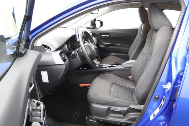 Toyota C-HR 1.8 Hybrid Dynamic | Trekhaak | Navigatie | Keyless Entry | Parkeersensoren |