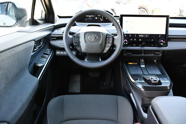 Toyota C-HR First Edition 77 kWh Automaat 224pk | Lichtmetalen velgen multi-spaaks 20" | Voorstoelen verwarmd | Achteruitrijcamera |
