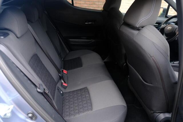 Toyota C-HR 1.8 Hybrid 122pk CVT First Edition | Navvi | App Connect | Climate | Adaptive Cruise | Camera | Keyless | Winter Pakket | Trekhaak