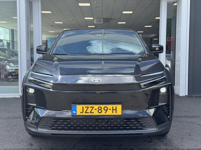 Toyota C-HR First Edition 77 kWh 607km WLTP | Achterklep, elektrisch bedienbaar | Privacy Glass