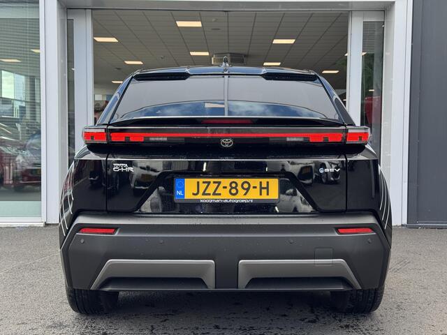 Toyota C-HR First Edition 77 kWh 607km WLTP | Achterklep, elektrisch bedienbaar | Privacy Glass