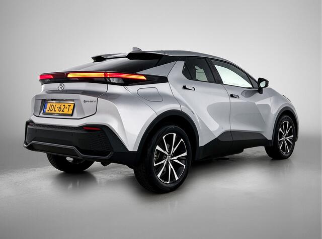 Toyota C-HR 2.0 Plug-in Hybrid 220 Dynamic | BTW voertuig | Stoel+stuurverwarming | Dodehoek detectie | Parkeersensoren voor+achter | Navigatie | Apple CarPlay/Android Auto |