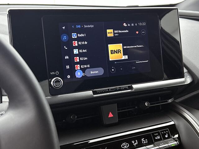 Toyota C-HR 2.0 Plug-in Hybrid 220 Dynamic | BTW voertuig | Stoel+stuurverwarming | Dodehoek detectie | Parkeersensoren voor+achter | Navigatie | Apple CarPlay/Android Auto |