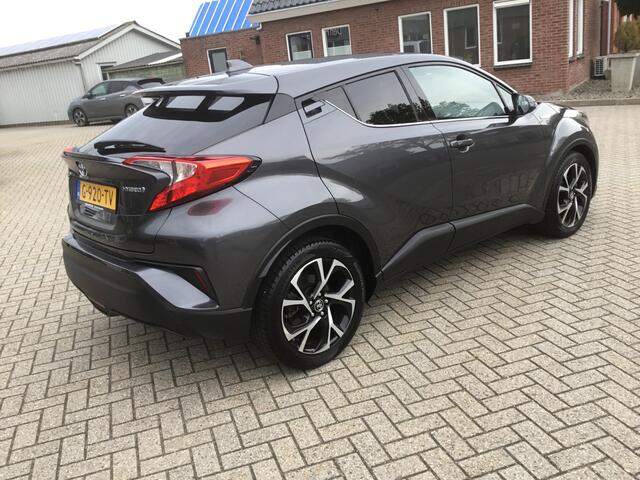 Toyota C-HR 1.8 Hybrid Dynamic Sport
