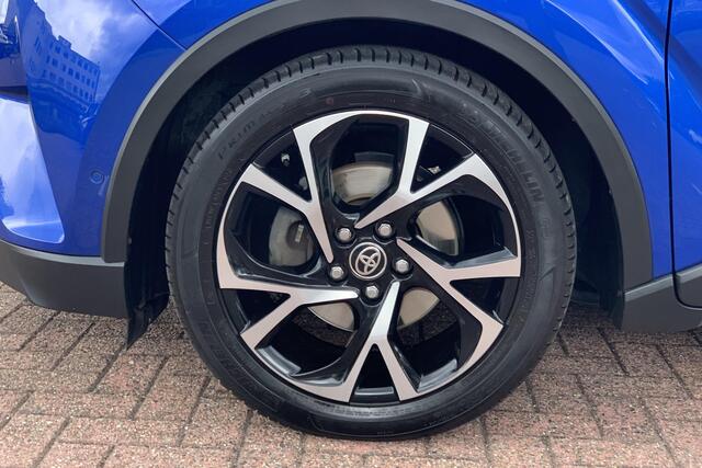 Toyota C-HR 1.8 Hybrid Bi-Tone | JBL Audio | Stuur en Stoelverwarming | Parkeersensoren v&a | Camera |