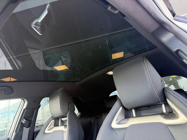 Toyota C-HR 1.8 Hybrid 140 Executive ** Panodak ** Trekhaak ** Bi-tone ** JBL