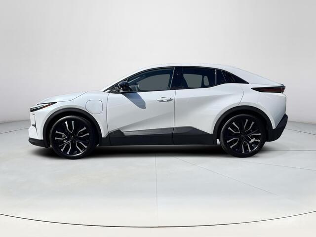 Toyota C-HR First Edition 77 kWh | Platinum pearl white | 20 inch LM-velgen | Nieuw uit voorraad leverbaar |