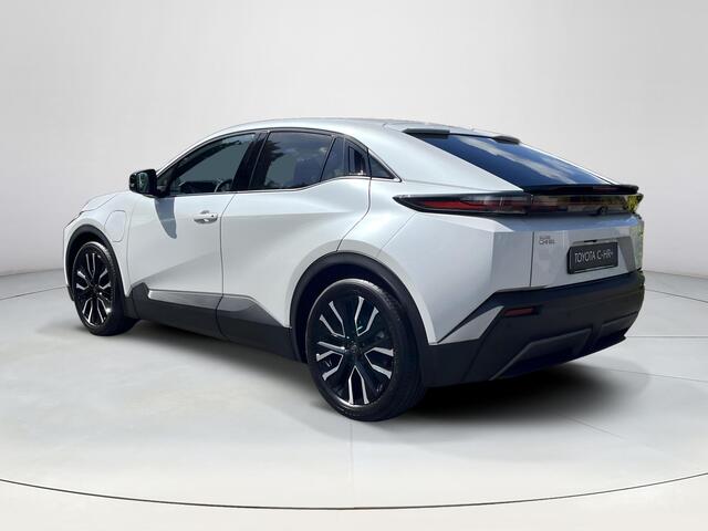 Toyota C-HR First Edition 77 kWh | Platinum pearl white | 20 inch LM-velgen | Nieuw uit voorraad leverbaar |