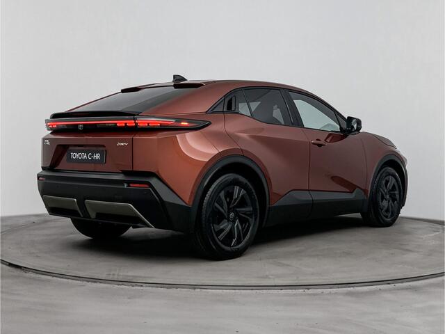 Toyota C-HR First Edition 77 kWh | Apple Carplay & Android Auto | Parkeercamera | Onderweg-naar-dealer*