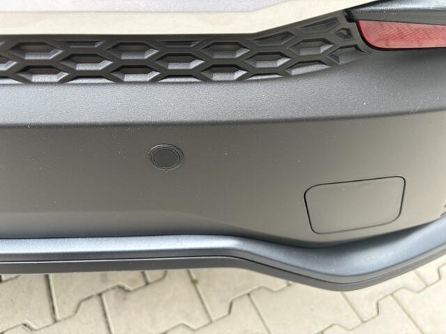 Toyota C-HR 2.0 PHEV 220 Dynamic Bi-Tone | All Seasons