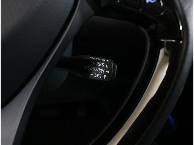 Toyota C-HR 1.8 Hybrid Bitone Navi, Stoelverwarming, 18 Ich lm velgen, Bleutooth