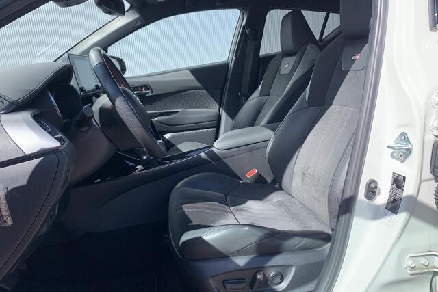 Toyota C-HR 2.0 Hybrid GR-Sport / Stuur en Stoelverwarming / JBL Audio / Parkeersensoren / Camera /