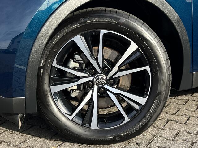 Toyota C-HR 2.0 Plug-in Hybrid 220 Team D | ACC | Matrix LED | Elek klep | Carplay