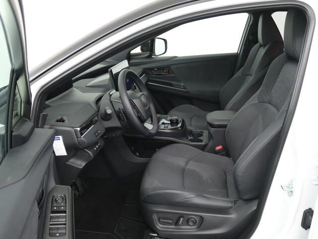 Toyota C-HR Executive AWD 77 kWh | Navigatie | PDC | Demo Sander niet adverteren