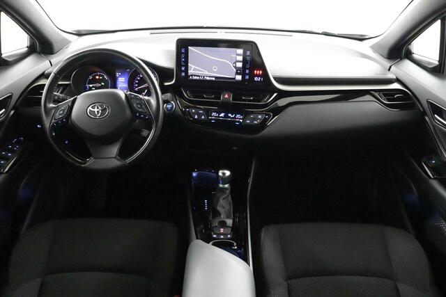 Toyota C-HR 1.8 Hybrid Executive Ultimate | Parkeer sensoren | Trekhaak | Parkeer camera |