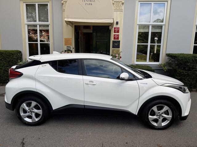 Toyota C-HR 1.8 Hybrid Dynamic, Dealer onderhouden