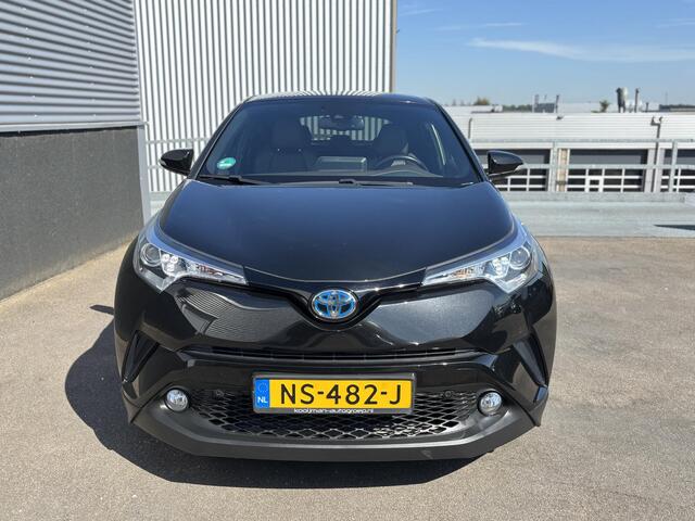 Toyota C-HR 1.8 Hybrid Executive Automaat Stoelverwarming, Nieuw geleverd, Dealeronderhouden, Navigatie, Parkeersensoren, Adaptieve cruise control, Achteruitrijcamera, Smart Key