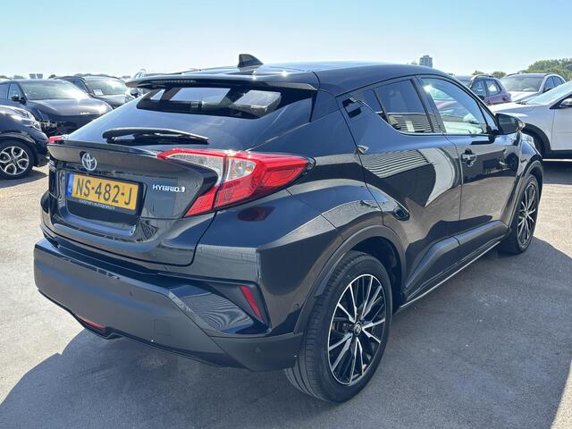 Toyota C-HR 1.8 Hybrid Executive Automaat Stoelverwarming, Nieuw geleverd, Dealeronderhouden, Navigatie, Parkeersensoren, Adaptieve cruise control, Achteruitrijcamera, Smart Key