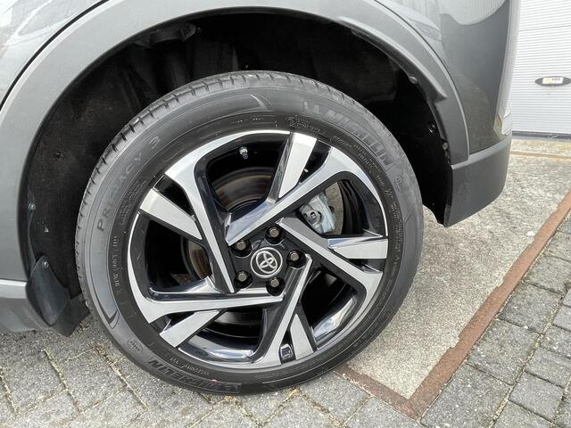 Toyota C-HR 2.0 Hybrid Dynamic , parkeersensoren rondom, Dode hoek detectie, Org NL en 1e Eigenaar