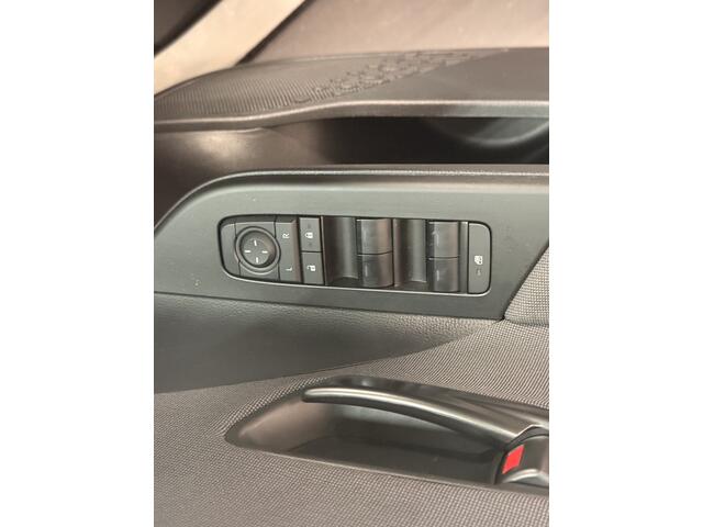 Toyota C-HR 1.8 Hybrid 140 Active | Apple Carplay | Achteruitrijcamera |