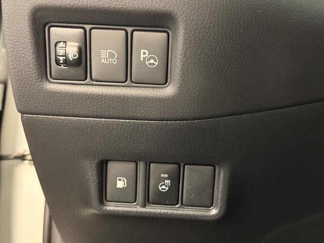 Toyota C-HR 1.8 Hybrid First Edition | Bi-Tone | Dodehoekdetectie | Apple Carplay |