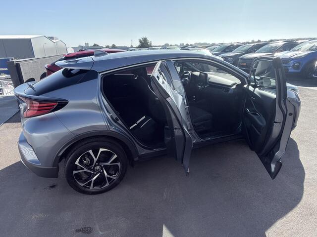 Toyota C-HR 2.0 Hybrid First Edition Aut. 184PK Trekhaak, Navigatie, Stoelverwarming, PDC, Adaptieve cruise control, Nieuw geleverd en dealeronderhouden, Smart Key
