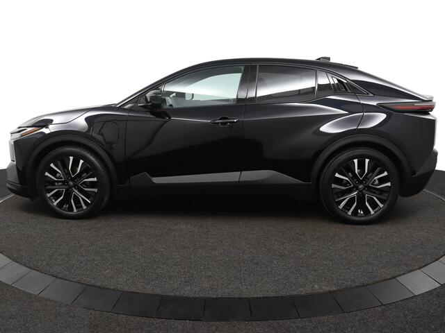 Toyota C-HR First Edition 77 kWh | 20" Lichtmetalen velgen | 600km Actieradius! | Stoel- en Stuurverwarming | Electrische achterklep | 1.000.000km garantie op accu! |