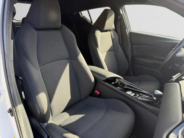 Toyota C-HR 1.8 Hybrid Dynamic Aut- Camera, Navigatie, Stoelverwarming, Trekhaak, Privacy Glass