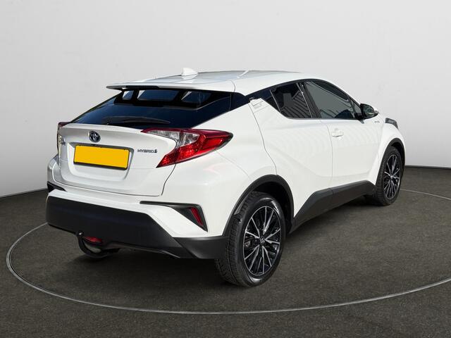 Toyota C-HR 1.8 Hybrid Dynamic Aut- Camera, Navigatie, Stoelverwarming, Trekhaak, Privacy Glass