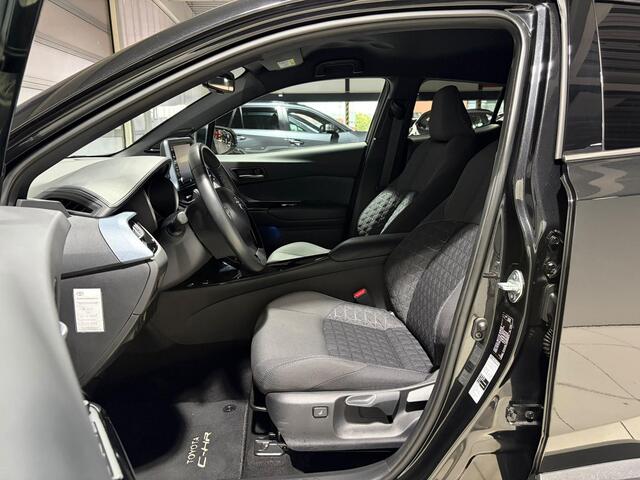 Toyota C-HR 1.8 Hybrid Business Plus Parkeersensoren V+A, Navigatie, Dodehoek detectie, JBL, Adaptive Cruise, Keyless entry