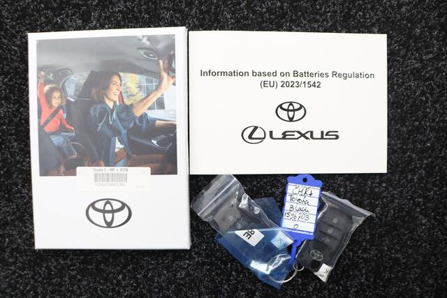 Toyota C-HR First Edition 77 kWh | 20 inch velgen |