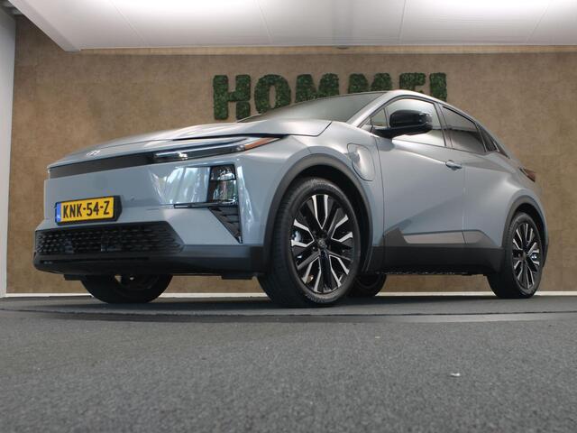 Toyota C-HR First Edition 77 kWh - ORIGINEEL NEDERLANDSE AUTO - DEMO VOERTUIG! - ELEKTRISCHE ACHTERKLEP - DODEHOEKDETECTIE - STOEL/STUURVERWARMING - KEYLESS ENTRY/START - NAVIGATIESYSTEEM FULL-MAP - CLIMATE CONTROL - ADAPTIEVE CRUISE CONTROL - PARKEERSENSOREN VOOR EN ACHTER - 2X DRAADLOZE TELEFOONLADER