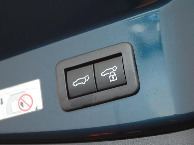 Toyota C-HR 1.8 Hybrid 140 First Edition - ORIGINEEL NEDERLANDSE AUTO - AFKOMSTIG VAN 1E EIGENAAR - ELEKTRISCHE ACHTERKLEP - 18 INCH LICHT METALEN VELGEN - PARKEERASSISTENT - PARKEERSENSOREN VOOR/ ACHTER - NAVIGATIE - DRAADLOZE TELEFOONLADER - APPLE CARPLAY/ ANDROID AUTO - ELEKTRISCH INKLAPBARE BUITENSPIEGELS