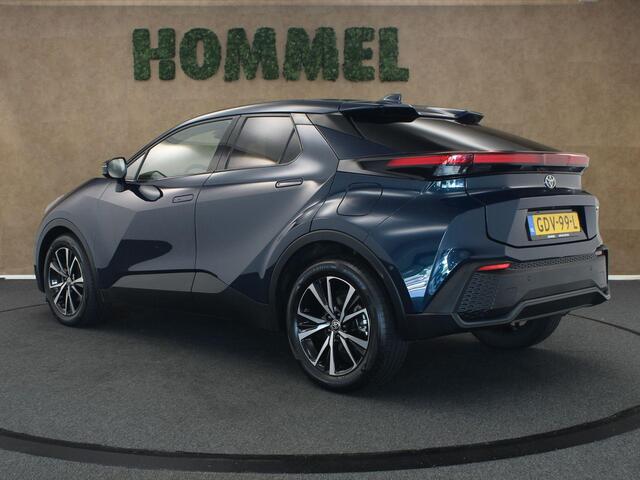 Toyota C-HR 1.8 Hybrid 140 First Edition - ORIGINEEL NEDERLANDSE AUTO - AFKOMSTIG VAN 1E EIGENAAR - ELEKTRISCHE ACHTERKLEP - 18 INCH LICHT METALEN VELGEN - PARKEERASSISTENT - PARKEERSENSOREN VOOR/ ACHTER - NAVIGATIE - DRAADLOZE TELEFOONLADER - APPLE CARPLAY/ ANDROID AUTO - ELEKTRISCH INKLAPBARE BUITENSPIEGELS