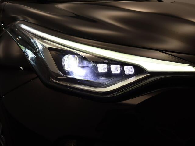 Toyota C-HR 2.0 Hybrid First Edition - ORIGINEEL NEDERLANDSE AUTO - DEALER ONDERHOUDEN - PARKEERSENSOREN VOOR EN ACHTER - DODEHOEK DETECTIE - JBL GELUIDINSTALLATIE - STOELVERWARMING - KEYLESS ENTRY & START - APPLE CARPLAY/ANDROID AUTO