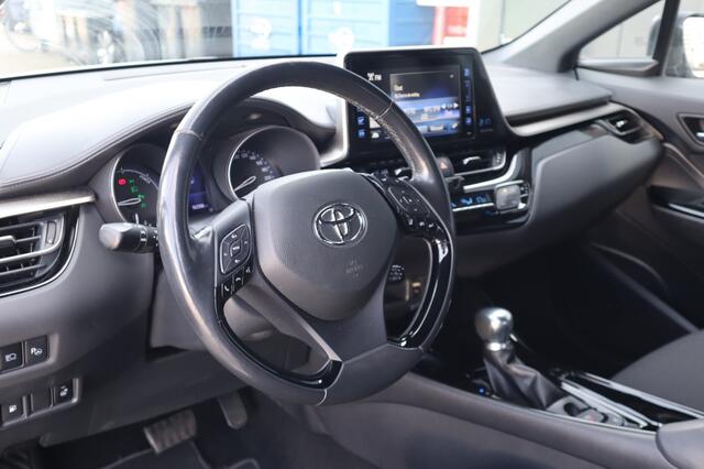 Toyota C-HR 1.8 Hybrid Style Trekhaak | All Seasonbanden | Stuur en stoelverwarming