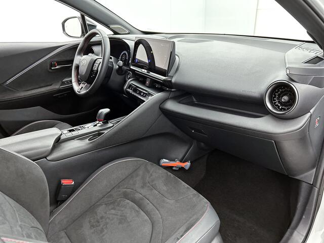 Toyota C-HR 2.0 Plug-in Hybrid 220 GR SPORT Première Edition | BTW voertuig | Panoramadak | JBL | 360 | Head-Up | Memory Seat | Stoel+stuurverwarming | Parkeersensoren voor+achter met assistent | Elektrische achterklep | Navigatie | Apple CarPlay/Andro