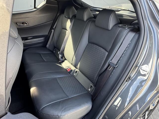 Toyota C-HR 2.0 Hybrid Executive / Trekhaak Afneembaar / Apple Carplay/Android Auto / Stoelverwarming + stuurverwarming / Achteruitrijcamera / Vollederen interieur/ Elektrische stoel(en)