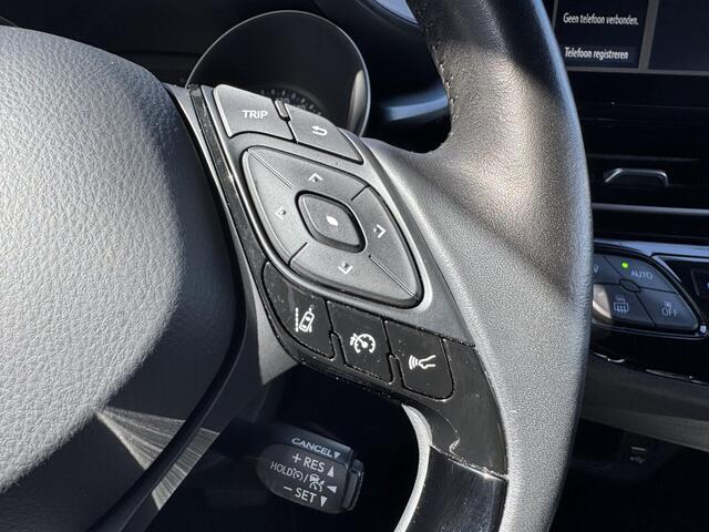 Toyota C-HR 2.0 Hybrid Executive / Trekhaak Afneembaar / Apple Carplay/Android Auto / Stoelverwarming + stuurverwarming / Achteruitrijcamera / Vollederen interieur/ Elektrische stoel(en)