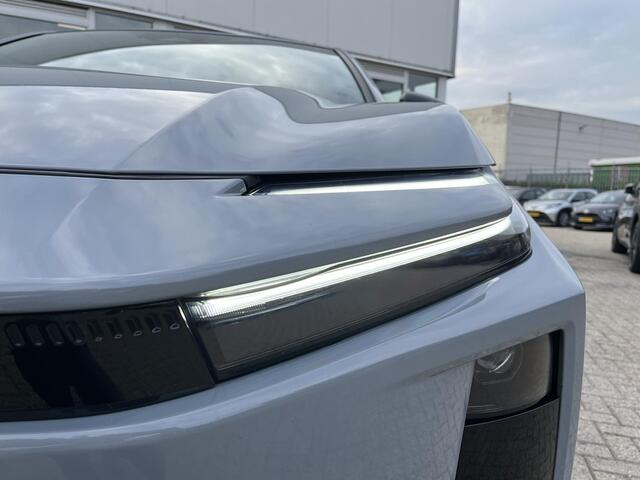 Toyota C-HR First Edition 77 kWh l 20 inch velgen l elektrische achterklep l verwarmde stoelen en stuurwiel
