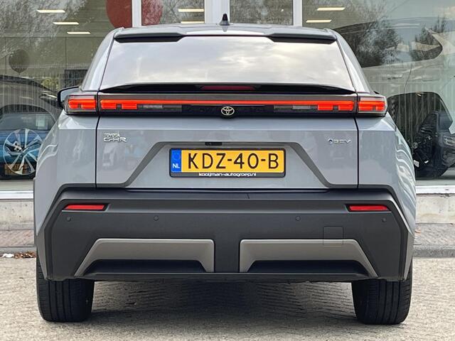 Toyota C-HR First Edition 77 kWh l 20 inch velgen l elektrische achterklep l verwarmde stoelen en stuurwiel