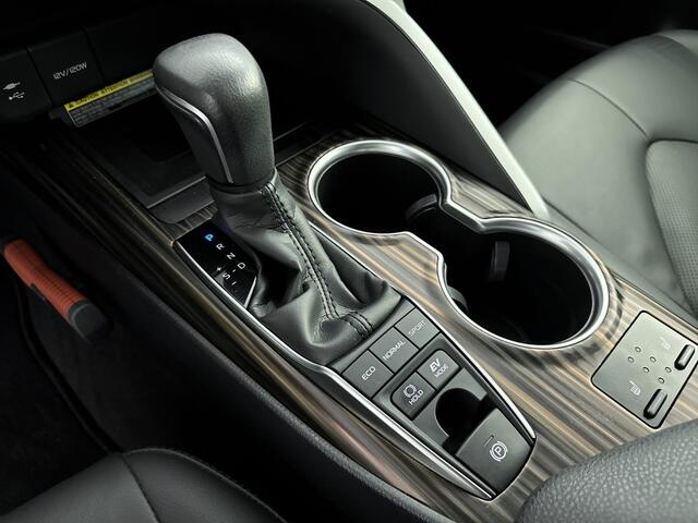 Toyota CAMRY 2.5 Hybrid Premium | Navigatie | Stoelverwarming | Parkeersensoren | Parkeercamera | Cruise Control Adaptief |