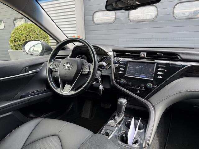 Toyota CAMRY 2.5 Hybrid Dynamic | Camera | Lederen Bekleding | Stoelverwarming | Lichtmetalen Velgen |